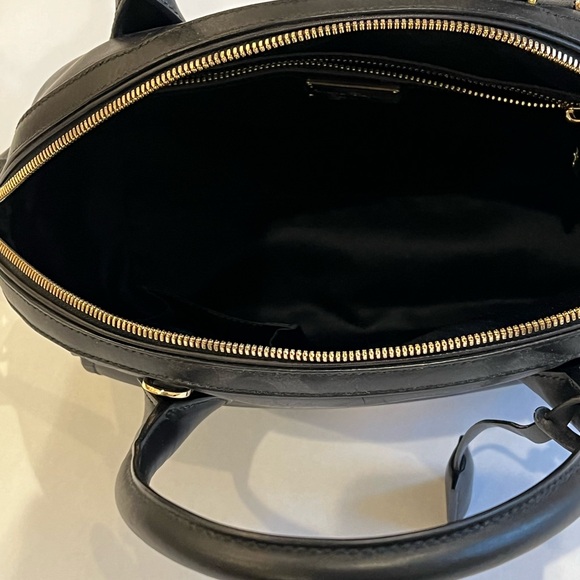 Salvatore Ferragamo: Fiamma, medium tote- Black - Picture 6 of 14